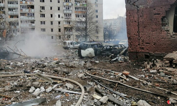Πόλεμος στην Ουκρανία: Σχεδόν 700 νεκροί από βομβαρδισμούς στο Τσερνίχιβ