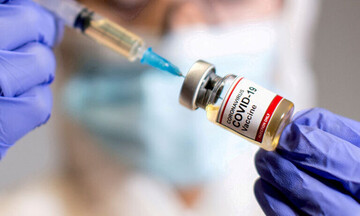 Πόσο μειώνει την πιθανότητα σοβαρής νόσησης η 4η δόση του εμβολίου κατά του COVID