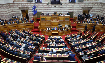 ΝΔ: Αίτημα ονομαστικής ψηφοφορίας για άρθρα του νομοσχεδίου «Δουλειές Ξανά»