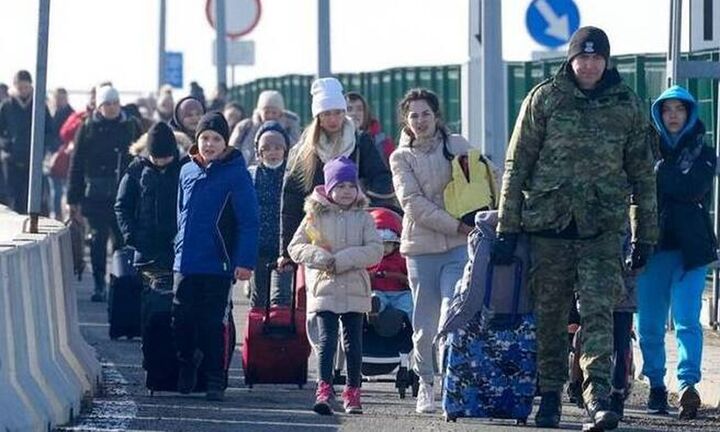 Περισσότεροι από 4,7 Ουκρανοί πρόσφυγες εγκατέλειψαν τη χώρα τους μετά τη ρωσική εισβολή