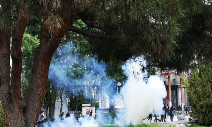 Θεσσαλονίκη: Νέα επεισόδια στο ΑΠΘ - Ένταση και χημικά (vid)