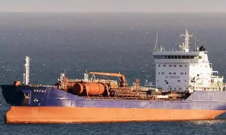 Κάρυστος: Αποδεσμεύτηκε το ρωσικό δεξαμενόπλοιο Pegas που παρέμενε ακινητοποιημένο λόγω κυρώσεων