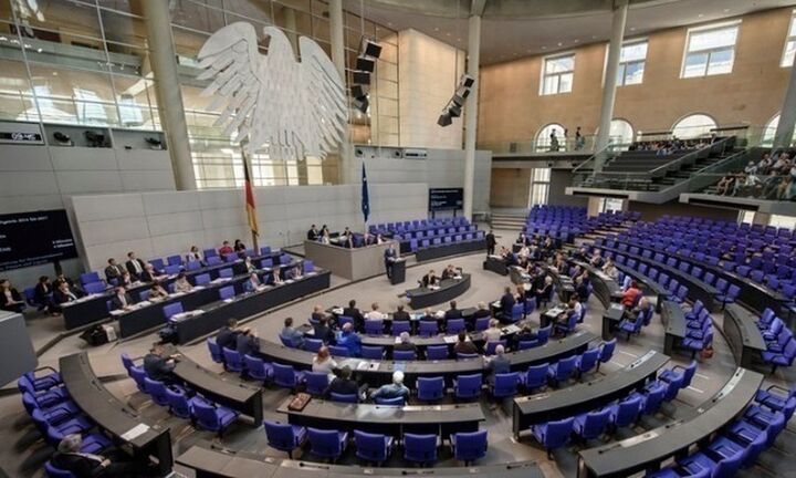 Η Bundestag αναμένεται να εγκρίνει την παράδοση βαρέων όπλων στην Ουκρανία