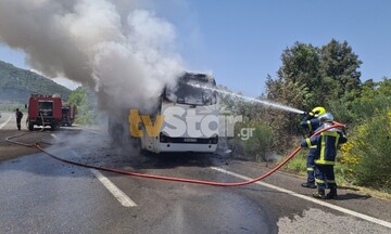 Φωτιά σε λεωφορείο που μετέφερε προσκόπους στις στροφές του Μπράλου