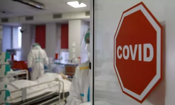 Κορωνοϊός: Τι προκαλεί στους άνω των 50 ετών ακόμα και η ήπια νόσηση με Covid-19