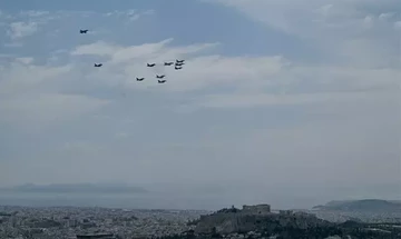 Tiger Meet 2022: Συμβολική πτήση ελληνικών F-16 και γαλλικών Rafale πάνω απ' την Ακρόπολη