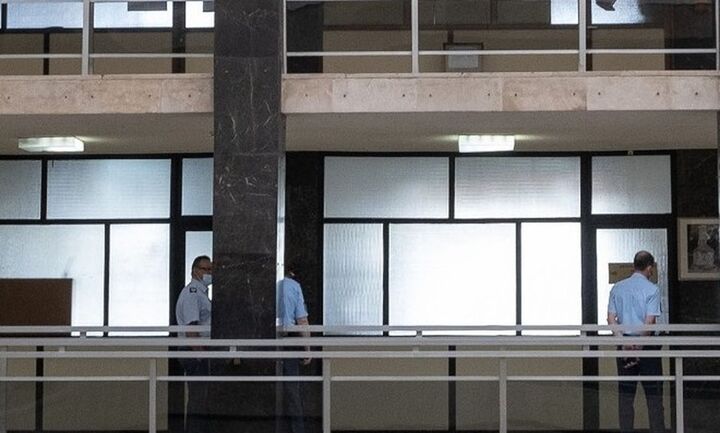 Θάνατος 24χρονου μετά από τοποθέτηση δακτυλίου: ενοχή των γιατρών ζήτησε η εισαγγελέας