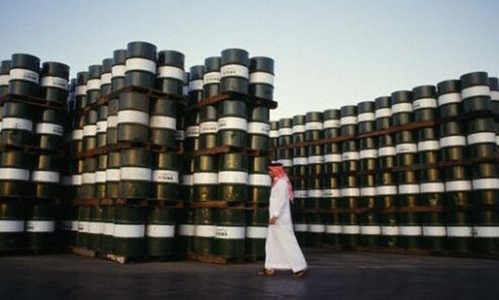 Πετρέλαιο: Η Σαουδική Αραβία θέλει να ξεπεράσει τα 13 εκατ. βαρέλια την ημέρα έως το 2027