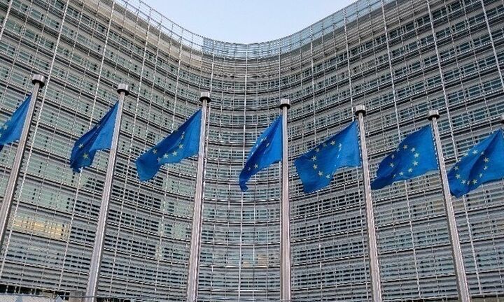 Η Ευρωπαϊκή Επιτροπή αποσαφηνίζει πώς οι εταιρείες μπορούν να πληρώνουν νόμιμα για το ρωσικό αέριο
