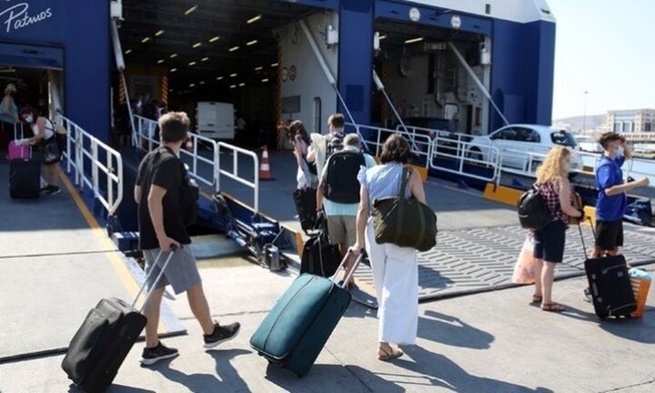 Mάσκες τέλος από αύριο-Τζανάκης: Τι πρέπει να προσέχουμε