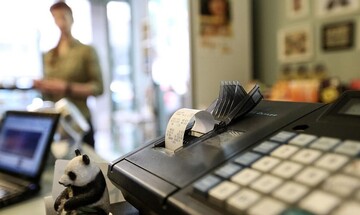 Στα δίχτυα της ΑΑΔΕ 100 επιχειρήσεις με παράνομο λογισμικό ταμειακών
