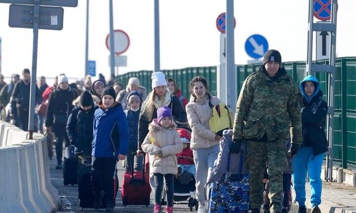 Πόλεμος στην Ουκρανία: 4,8 εκατομμύρια Ουκρανοί έχουν γίνει πρόσφυγες σε 44 χώρες στη Ευρώπη