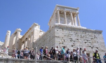 Ανοίγει η πλατφόρμα υποβολής αιτήσεων για τις Σχολές Ξεναγών σε Αθήνα, Θεσσαλονίκη και Ρόδο