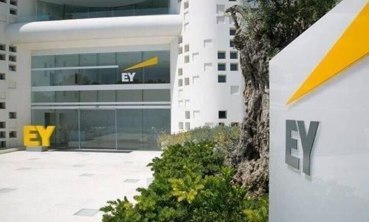 EY: Το 43% των εργαζόμενων παγκοσμίως επιθυμούν να εγκαταλείψουν τις θέσεις εργασίας τους