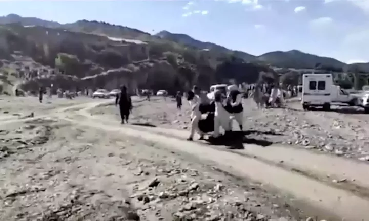 Τραγωδία χωρίς τέλος στο Αφγανιστάν - Έφτασαν τους 1000 οι νεκροί από τον σεισμό