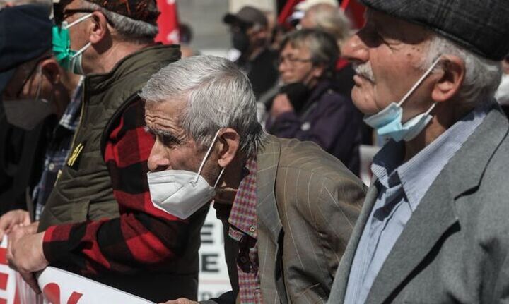 Πανελλαδική συγκέντρωση στα Προπύλαια πραγματοποιούν  συνταξιούχοι - Τι διεκδικούν