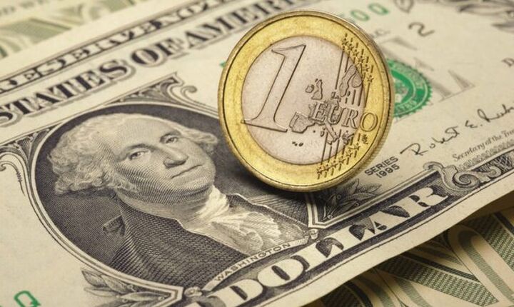 Για πρώτη φορά μετά από 20 χρόνια το ευρώ άγγιξε την απόλυτη ισοτιμία 1:1 με το δολάριο
