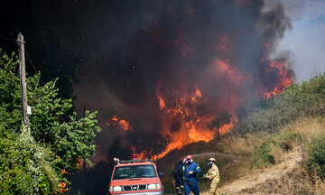 ΓΓΠΠ: Πολύ υψηλός κίνδυνος πυρκαγιάς αύριο σε Αττική, Στερεά, Πελοπόννησο, Κρήτη και Β. Αιγαίο