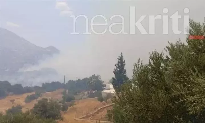 Φωτιά στο Ρέθυμνο: Νέο μέτωπο πυρκαγιάς αντιμετωπίζουν οι πυροσβέστες