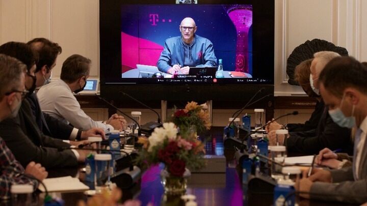 Deutsche Telekom: Νέα ψήφος εμπιστοσύνης στην Ελλάδα