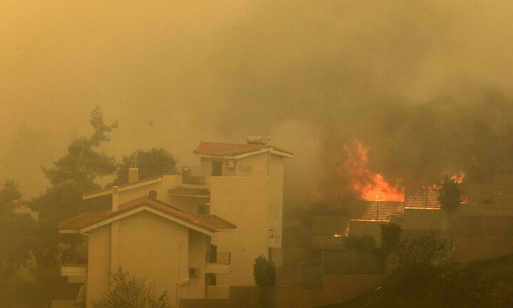 Μεγάλη πυρκαγιά στο Νταού Πεντέλης - Εκκενώθηκαν Ντράφι,  Ανθούσα,  Διώνη και Δασαμάρι