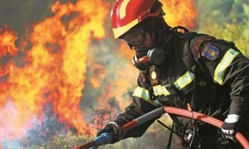 Υπ. Περιβάλλοντος: Επίδομα κινδύνου 141 ευρώ στους πυροσβέστες