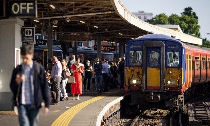 Βρετανία: Περί τους 40.000 σιδηροδρομικοί απεργούν σήμερα για μισθούς και θέσεις απασχόλησης