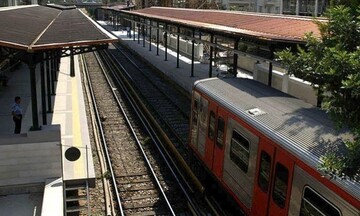 Πτώση ανθρώπου από γέφυρα στον σταθμό του ΗΣΑΠ στα Άνω Πατήσια