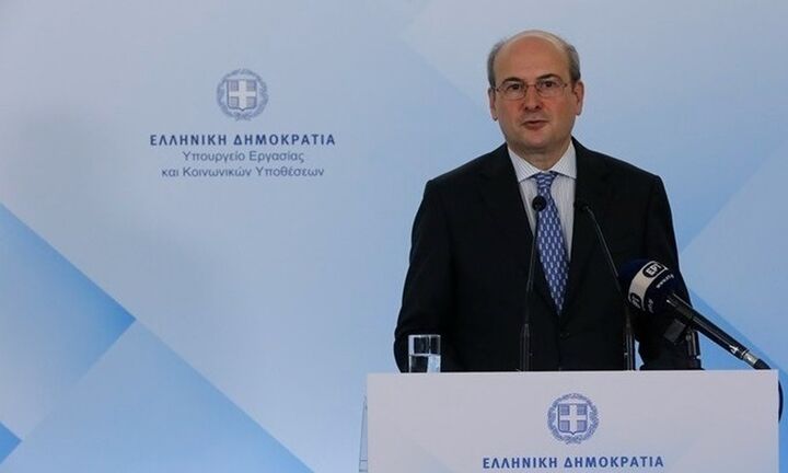 Σε 24 δόσεις οι ρυθμίσεις για τις οφειλές προς τον ΕΦΚΑ, στη 10ετία η παραγραφή χρεών