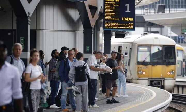 Απεργιακός πυρετός στη Βρετανία εξαιτίας της ανόδου του πληθωρισμού