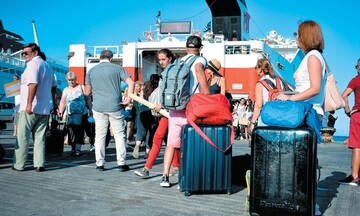 Καπραβέλος: Tο χειρότερο καλοκαίρι της πανδημίας – Έχουμε περίπου 1.000  θανάτους το μήνα