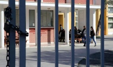 Ζεφύρι: Αδέσποτη σφαίρα βρήκε πατέρας μαθητών σε λύκειο της περιοχής
