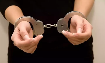 Πάτρα: Συνελήφθη 15χρονη που δηλώνει ότι είναι αγόρι για κλοπή αυτοκινήτου