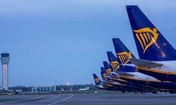 Ryanair: Kλείνει η βάση της στην Αθήνα για τη χειμερινή σεζόν