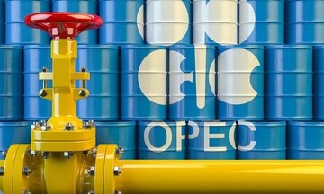 ΟΠΕΚ: Μειώνει την ημερήσια παραγωγή πετρελαίου μετά από ρωσικές πιέσεις