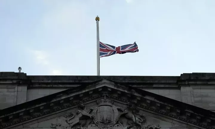 Βρετανία: Αυτός είναι ο νέος Εθνικός Ύμνος μετά το θάνατο της βασίλισσας Ελισάβετ (vid)