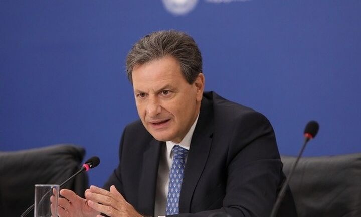 5,6 δισ. ευρώ πάνω από τον στόχο τα δημόσια έσοδα το 8μηνο του 2022
