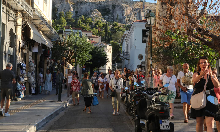 Αύξηση άνω του μισού δισ. ευρώ ή 59,7% τον Ιούλιο του τζίρου καταλυμάτων - εστίασης