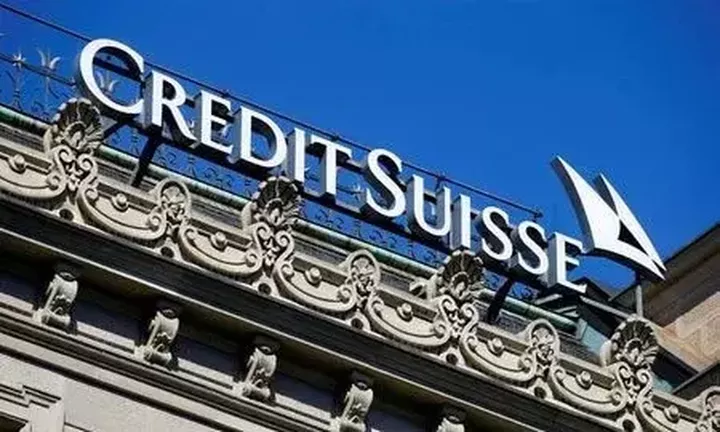 Η Credit Suisse εξετάζει σχέδιο για αναβίωση "κακής τράπεζας"