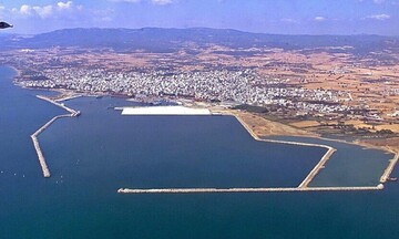 Reuters: Δεσμευτικές προσφορές από τουλάχιστον δύο επενδυτές για το λιμάνι της Αλεξανδρούπολης