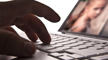 Φρίκη στη Θεσσαλονίκη: Συνελήφθη εκπαιδευτικός για κατοχή υλικού παιδικής πορνογραφίας