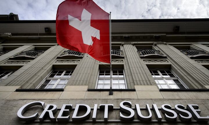 Μεγαλώνει η ανησυχία για την Credit Suisse