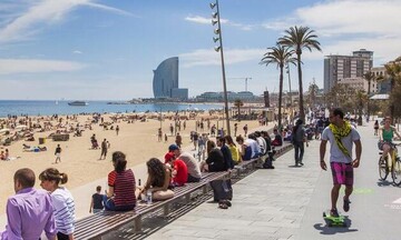 Ισπανία: Μεγάλη πτώση στον τουρισμό φέτος το καλοκαίρι συγκριτικά με την προ πανδημίας περίοδο