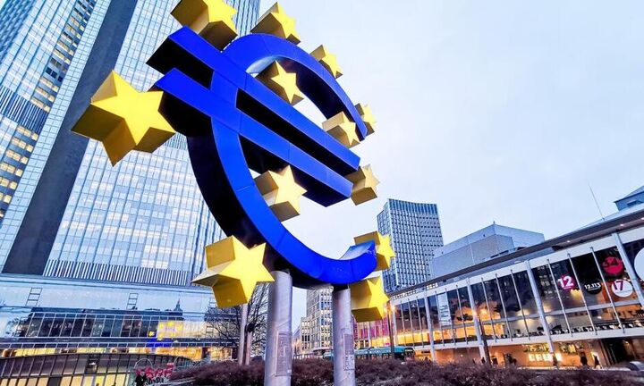 ΕΚΤ: Εκτός στόχου θα παραμείνει ο πληθωρισμός