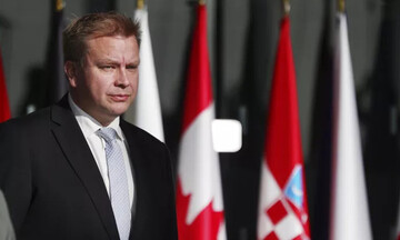 Ικέτης σε Τουρκία, Ουγγαρία για την ένταξη στο ΝΑΤΟ ο Φινλανδός υπουργός Άμυνας