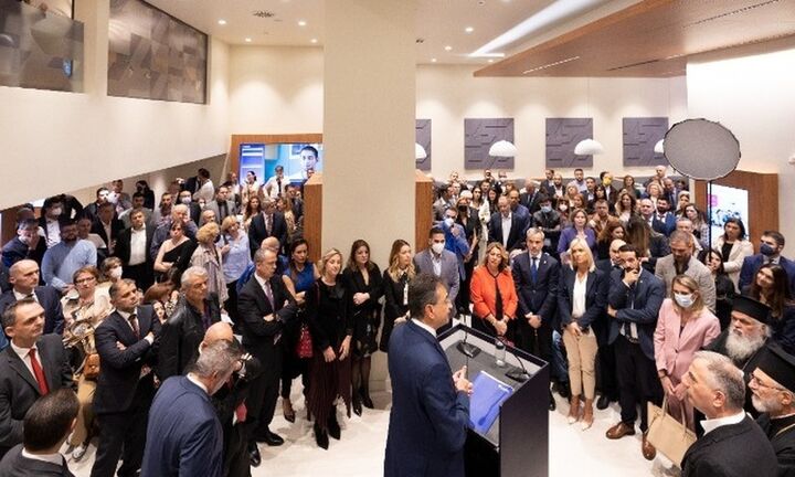 Eurobank: Τι είναι η νέα phygital φιλοσοφία εξυπηρέτησης