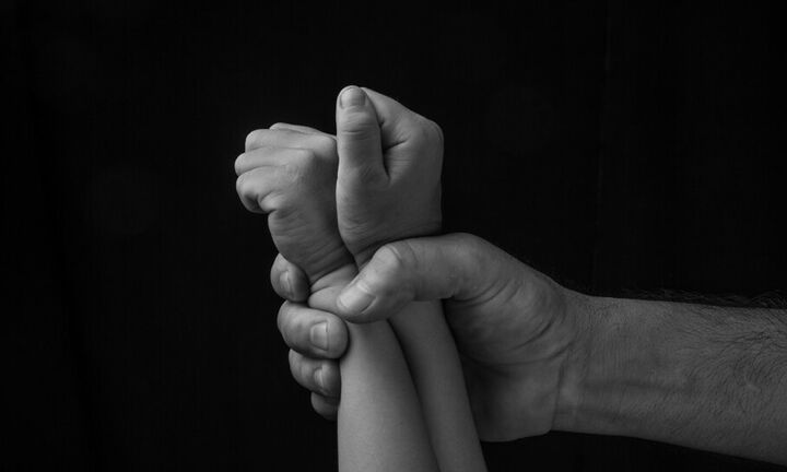 ΕΛ.ΑΣ - Στοιχεία σοκ: Κάθε 24 ώρες κακοποιείται σεξουαλικά ένα παιδί στην Ελλάδα
