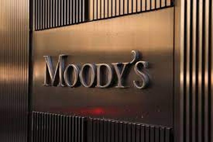 Οι προοπτικές πιστοληπτικής ικανότητας της Αγγλίας αναθεωρήθηκαν σε αρνητικές από τη Moody's