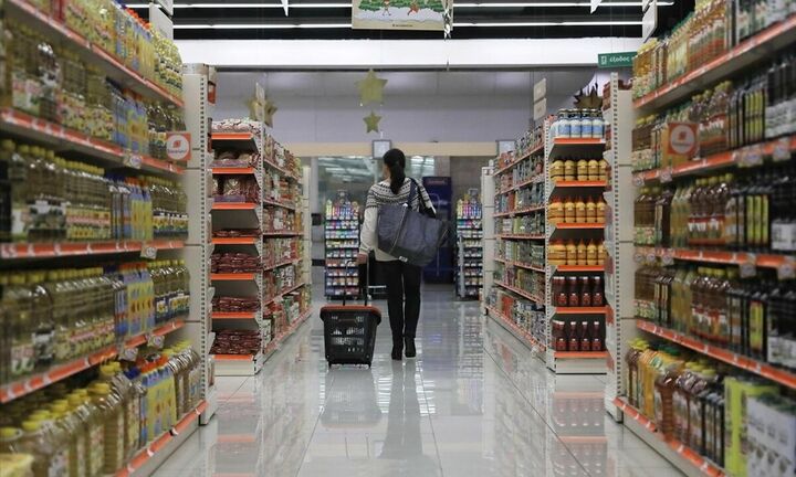 «Χρυσή προσφορά»: Έτσι ονομάζεται το «καλάθι του νοικοκυριού» των μικρομεσαίων σουπερμάρκετ