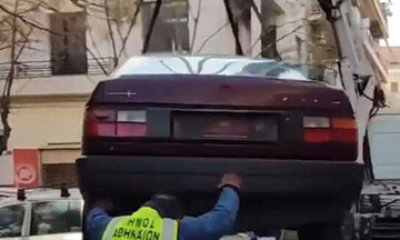 Περισσότερα από 3.100 εγκαταλελειμμένα αυτοκίνητα έχει «σηκώσει» ο δήμος Αθηναίων μέσα σε 3 χρόνια
